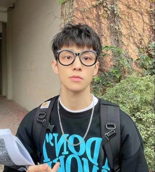 春节男生发型怎么剪才帅？就留这4款，剪完帅气又显潮男范！