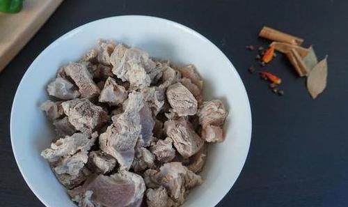 家常炖牛肉，总是炖不烂？试试多加2种料，牛肉软烂入味，不塞牙