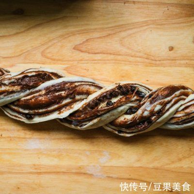 厨师机|网红巧克力麻花脏脏吐司，在家也能做