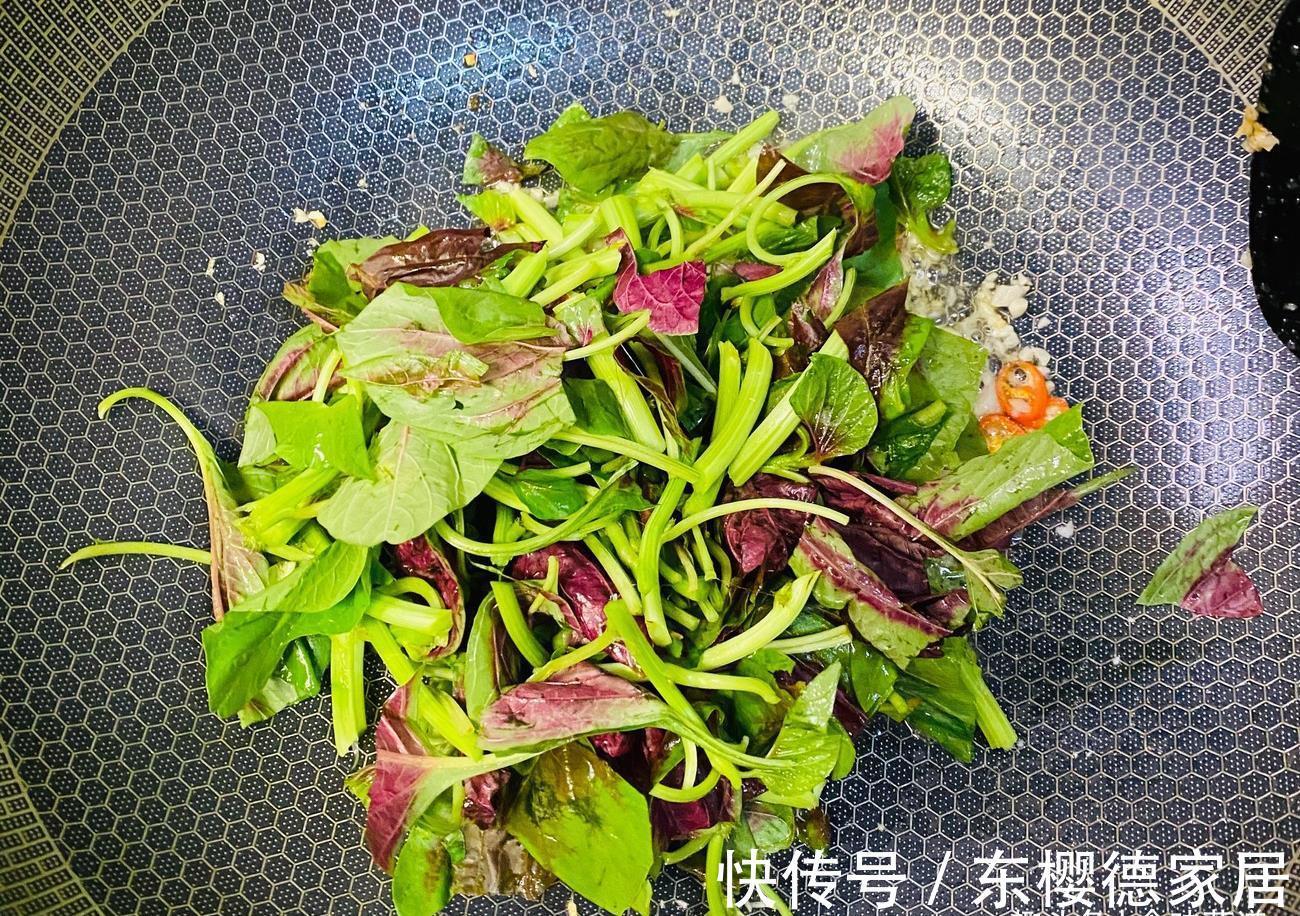 清炒苋菜|七月这菜“金不换”，遇见一次买10斤，清炒凉拌都行，营养又美味