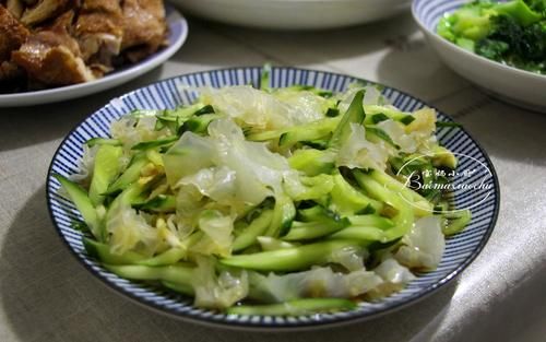 正月十五家宴，来一桌家乡美食，有荤有素8道菜，不忙活吃着舒服