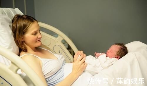 产后|分娩结束后,男医生又把手伸进产妇肚子里,别急骂医生是为了你好