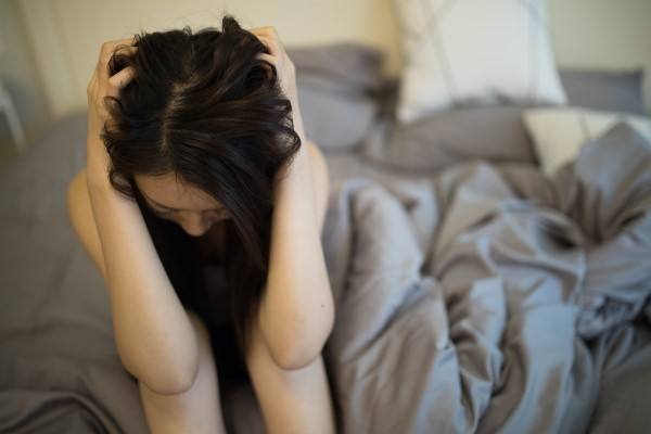 妈妈们|宝宝总是吃夜奶,宝妈很煎熬,超过月龄即可给孩子断夜奶