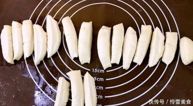 不放添加剂,不用1滴水!在家做小油条,蓬松酥脆,一顿吃10个