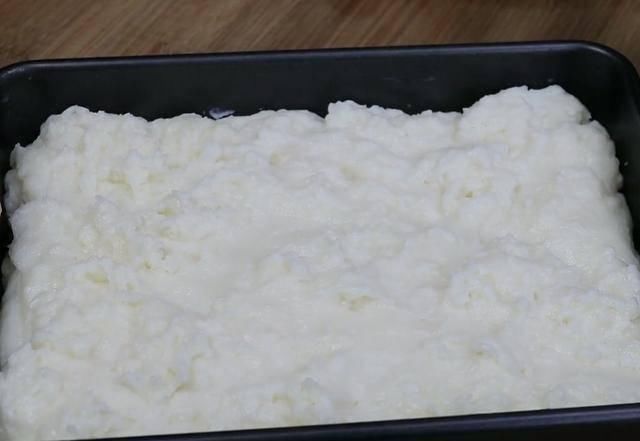 2个鸡蛋,4袋牛奶,教你一个想不到的做法,连吃10天都不腻