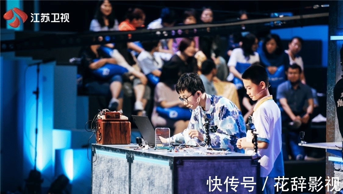 用AI作诗?《超脑少年团》再现高能挑战!