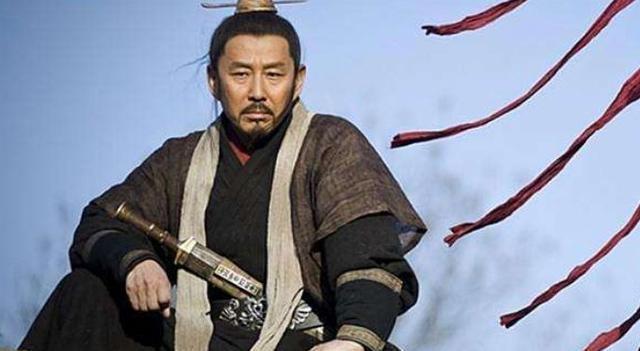 韩信|汉朝江山平定,刘邦急忙让韩信交出兵权,军队在手才能定国