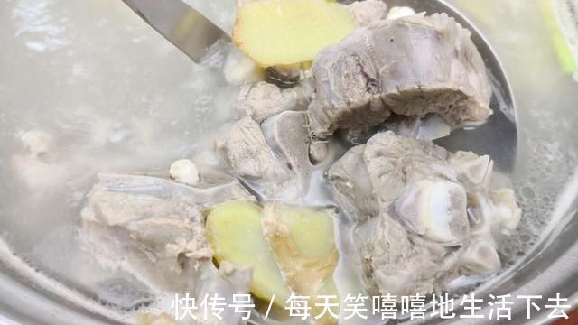汤鲜|羊汤店传出来的炖羊肉秘方这3样缺一不可，汤鲜无膻味，太香了