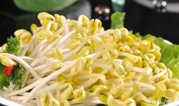 黄豆芽加一宝搭配炒,大肚子平了,皮肤水嫩嫩,越来越年轻