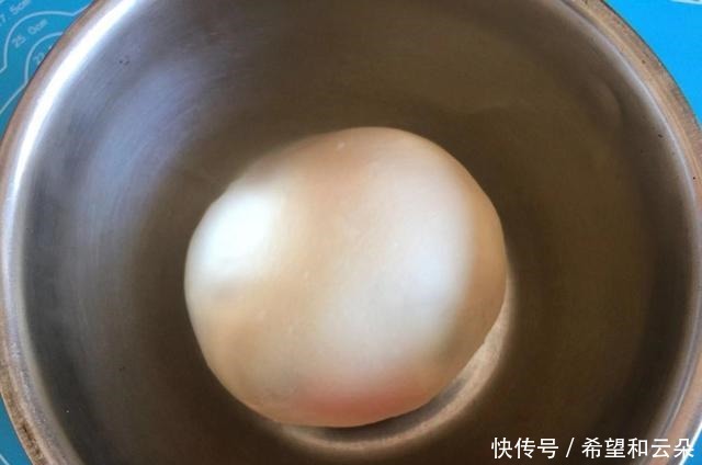 韧性|牛角夹心小面包就这样做,松软香甜,放两天也不硬,孩子超级爱吃