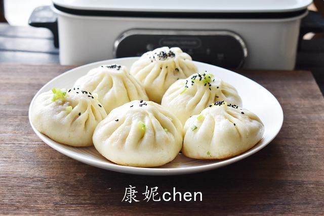 牛肉包子|牛肉包子好吃营养多，但馅儿难调，这样调馅儿不硬不柴，鲜嫩汁多