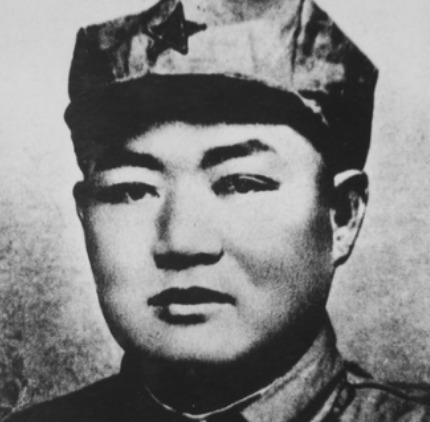 部下|敌人大举进攻,他却忙着给部下升官,每人升两级,结果歼敌3万多