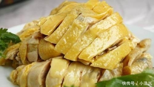 白切鸡|白切鸡别直接下锅煮!多加“这一步”,肉质更鲜嫩