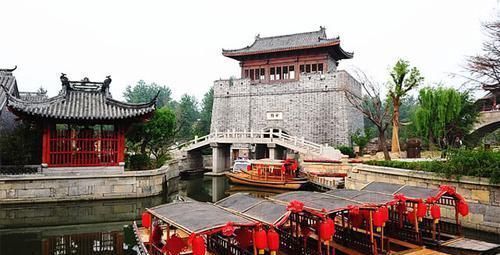 地理位置|花72亿打造中国“最大”的古城，号称最美水乡，地理位置优越