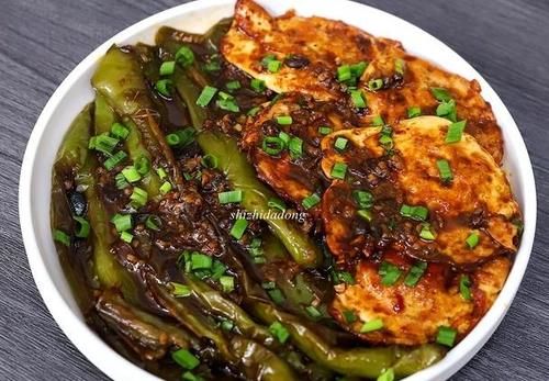 绝对超级下饭的家常菜，烹制简单，香味浓郁特别解馋，百吃不厌！