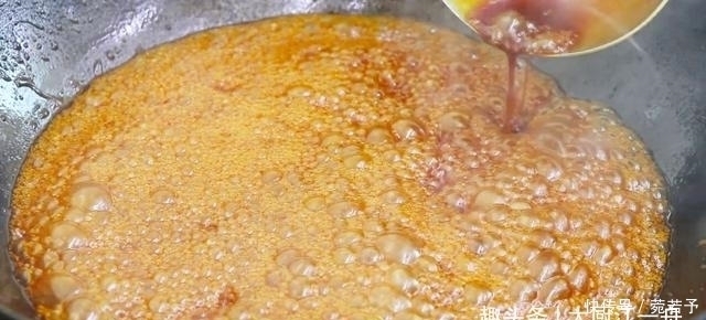 难怪|炒糖色,用油还是用水很多朋友没搞明白,难怪炒出来发苦不好吃