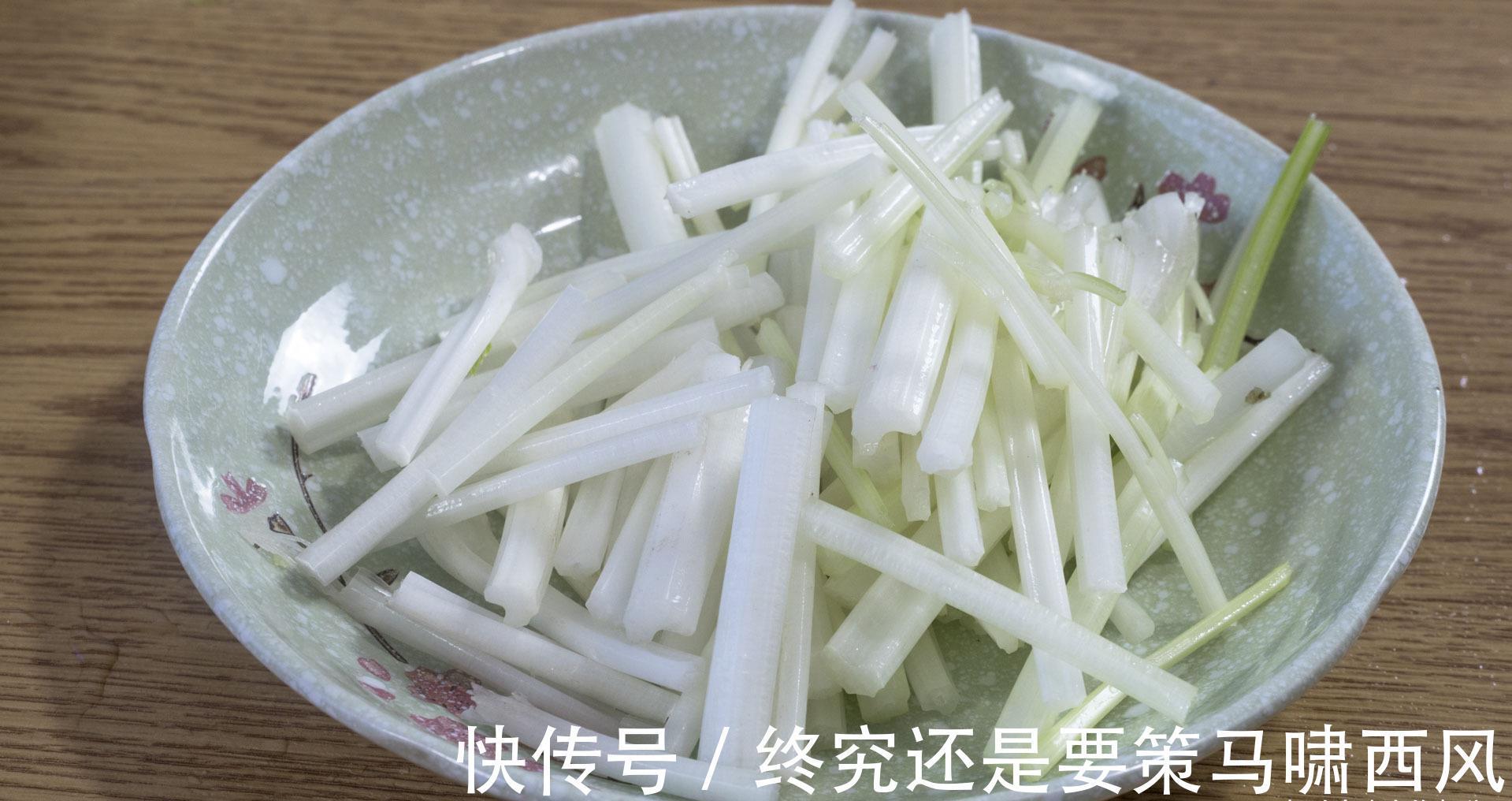 1家4口的晚餐,荤素搭配,有鱼有肉,比在外面吃的好,还实惠