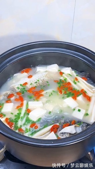 煲汤熬不出乳白色问了饭店的厨师才知道，原来我这一步就做错了