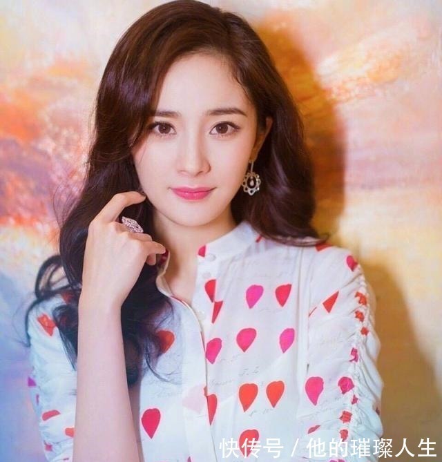 烫发 发型师透露这3种发型留久了,“发际线”易上移,特别最后一种!