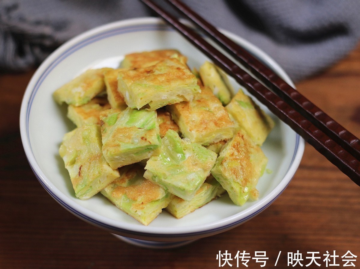 鸡蛋|在家做早餐饼，鸡蛋搭配卷心菜，好吃又美味