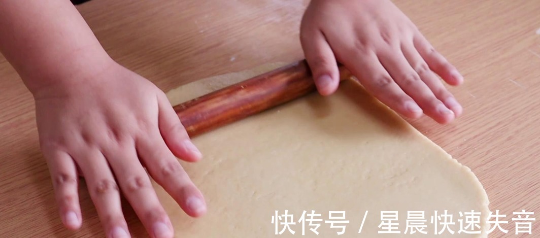 蜜三刀的做法太简单啦!酥香不齁嗓子,自己做无添加,越吃越香哦!