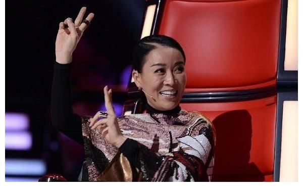 薛之謙|曾淘汰周深，被質(zhì)疑排擠張瑋，那英不應(yīng)該退出《好聲音》嗎？