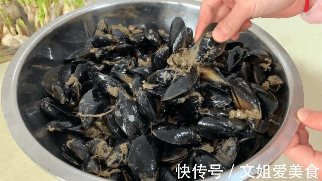 闺蜜|春天海虹刚上市,经济实惠,只要2元一斤,还营养满满