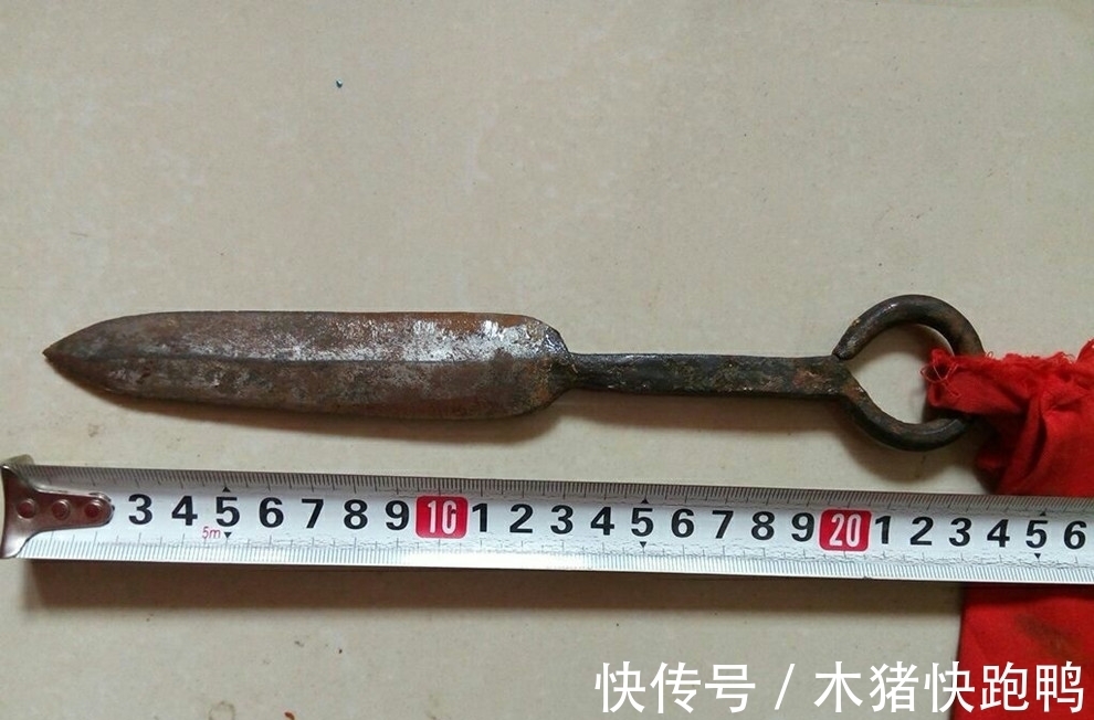 飞镖#清朝镖师三种暗器:飞镖、飞蝗石、紧背花装弩,都跟想象的不一样