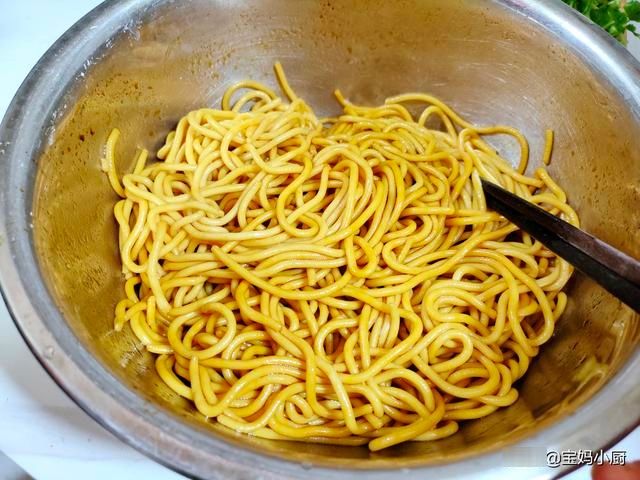 炒面怎样做才不黏也不坨？照着做，一次成功没跑
