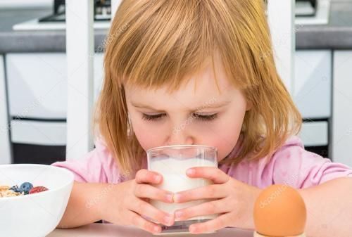 强身健体|“天天喝牛奶”的孩子，和“从不喝牛奶”的孩子，差别很明显
