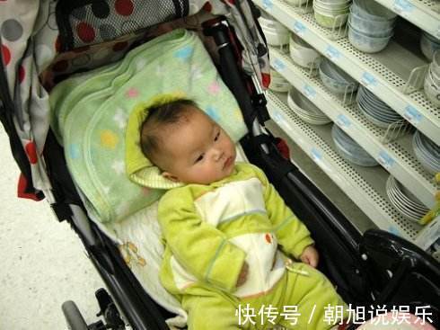 婴儿车|6个月男婴被扔在超市3小时没人认领，宝妈来了让人哭笑不得