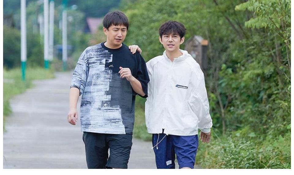 綜藝界|何炅憑什么能成為綜藝界的“定海神針”？趙露思一語道破玄機(jī)