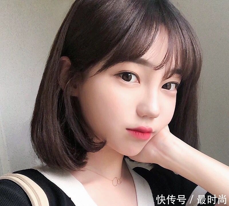 女孩子|网上很火的“不过肩”烫发,减龄又洋气,换了发型比整容更有魅力