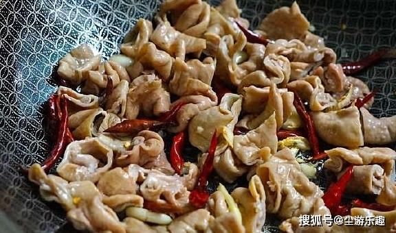 味道|这两食材虽然口味重，放一起爆炒，味道香的隔一条街都能闻到