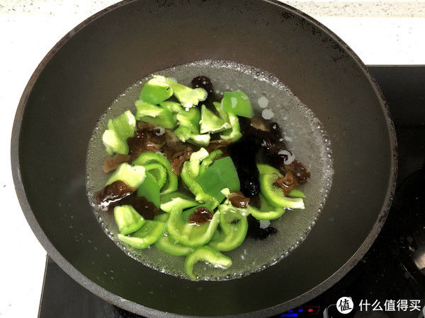 红烧肉|做红烧茄子，不要直接下锅炸，这样做，茄子外焦里嫩还不吸油