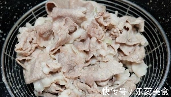 吃法|羊肉片“清新”吃法，开水煮完泼上油，原汁原味