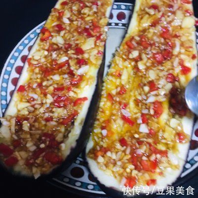 蒸鱼豉油|这道#夏日开胃餐#蒜蓉茄子，怎么做都好吃