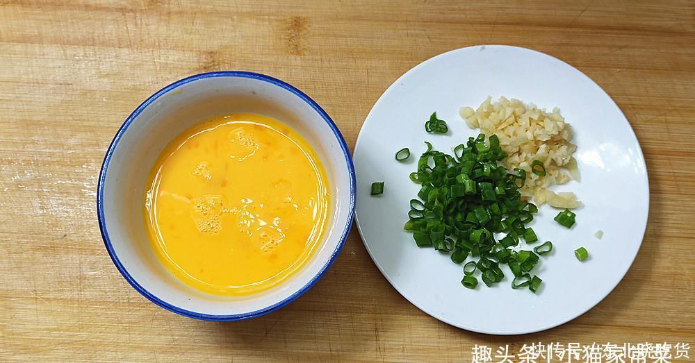 孩子|海鲜菇和豆腐一起做来吃,10分钟上桌,汤鲜味好,给孩子吃不错