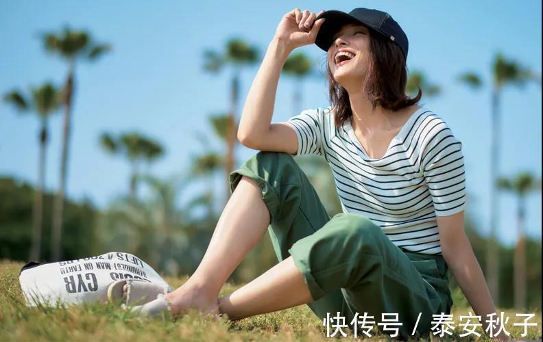 声色|夏末,气质的你穿上复古“条纹衫”:不动声色就很美、很高级!