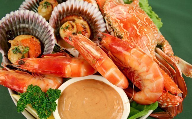 嘌呤含量|40岁男子，尿酸高达810，查出肾衰竭，医生睡前这个习惯害了他