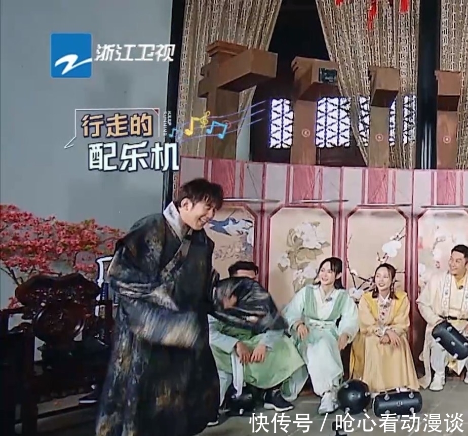 张含韵 没想到放下“偶像包袱”的蔡徐坤,这么机智有趣