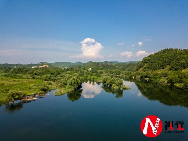 去了一趟传说中的婺源月亮湾,那里的风景,美的实在让人意外!