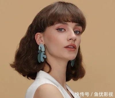 穿“绿”需谨慎,今年流行穿“薄荷绿”,时髦显白还提气质