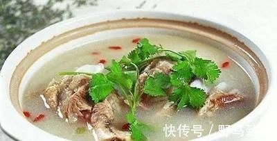 类风湿|类风湿患者：不补钙，当心再也站不起来