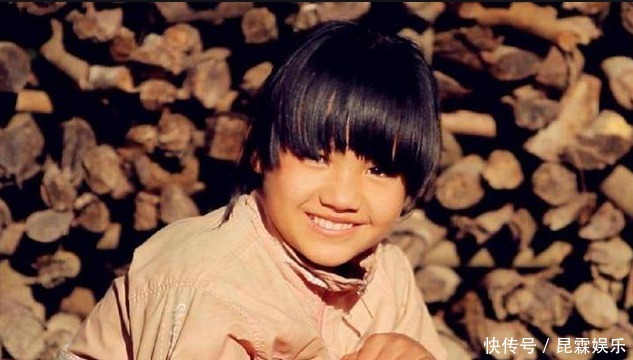 接走|变形记最幸运的女孩一到放假哥哥就来接走她,今被宠成了小公主