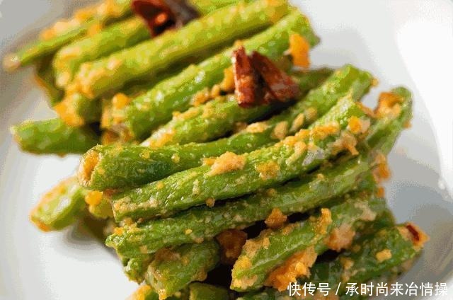 央视|央视“曝光”的海鸭蛋,这油到底是什么东西流出的“油”能吃吗