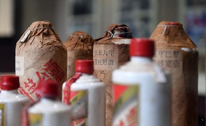 收藏价值|收藏白酒应该注意什么,哪些酒值得收藏,茅台老酒拆箱卖还是整箱卖