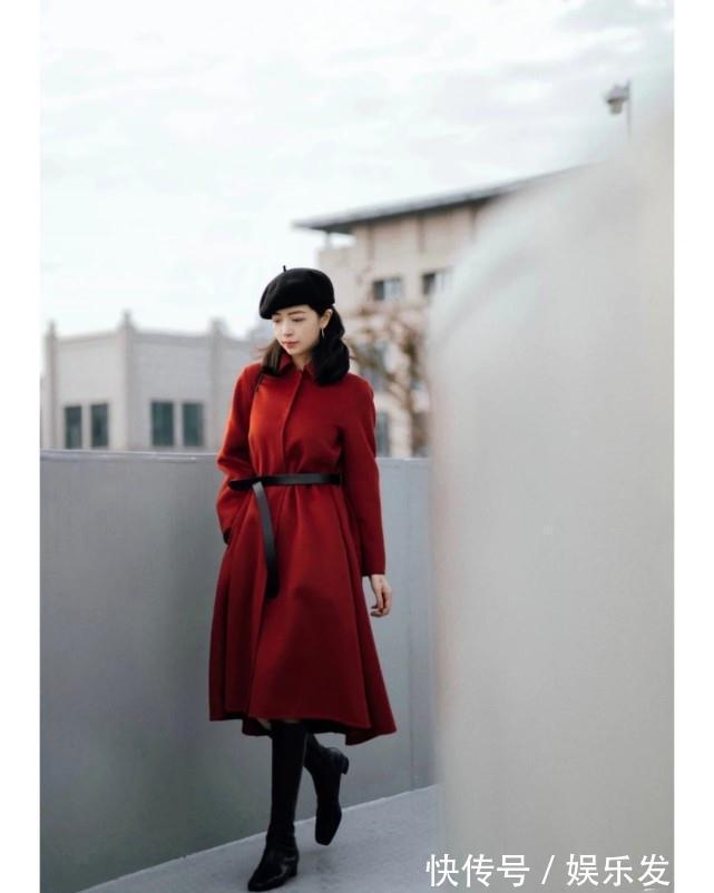 驼色 别再说冬天衣服穿不好看了,用基础黑+这“三”色,上身效果很绝