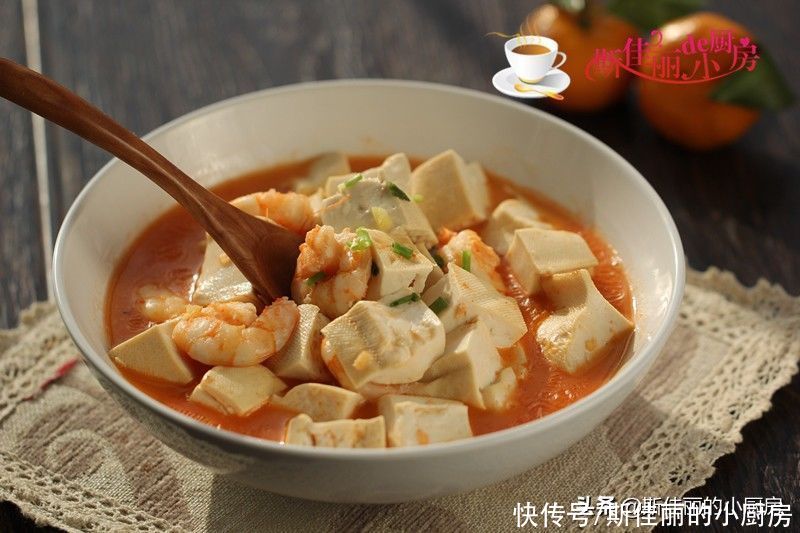 豆腐这样做实在鲜美极了，嫩滑鲜美总吃不腻，我家每周至少吃两次