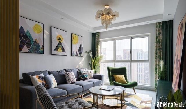 一进玄关就让人眼亮一眼,这套装修太漂亮了,清爽活泼还有点轻奢!